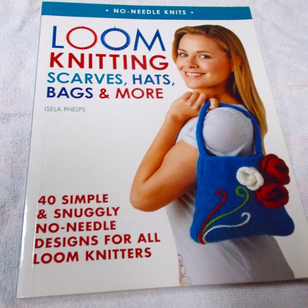 *** Now with loom included! Loom knitting book with lge knitting loom/hook EUC